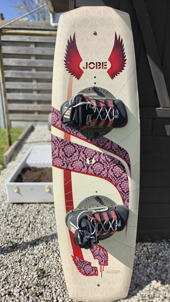 Jobe Guardian 138 wakeboard + bindings – complete set – klaa, Sports nautiques & Bateaux, Wakeboard, Comme neuf, Planche et Chausses