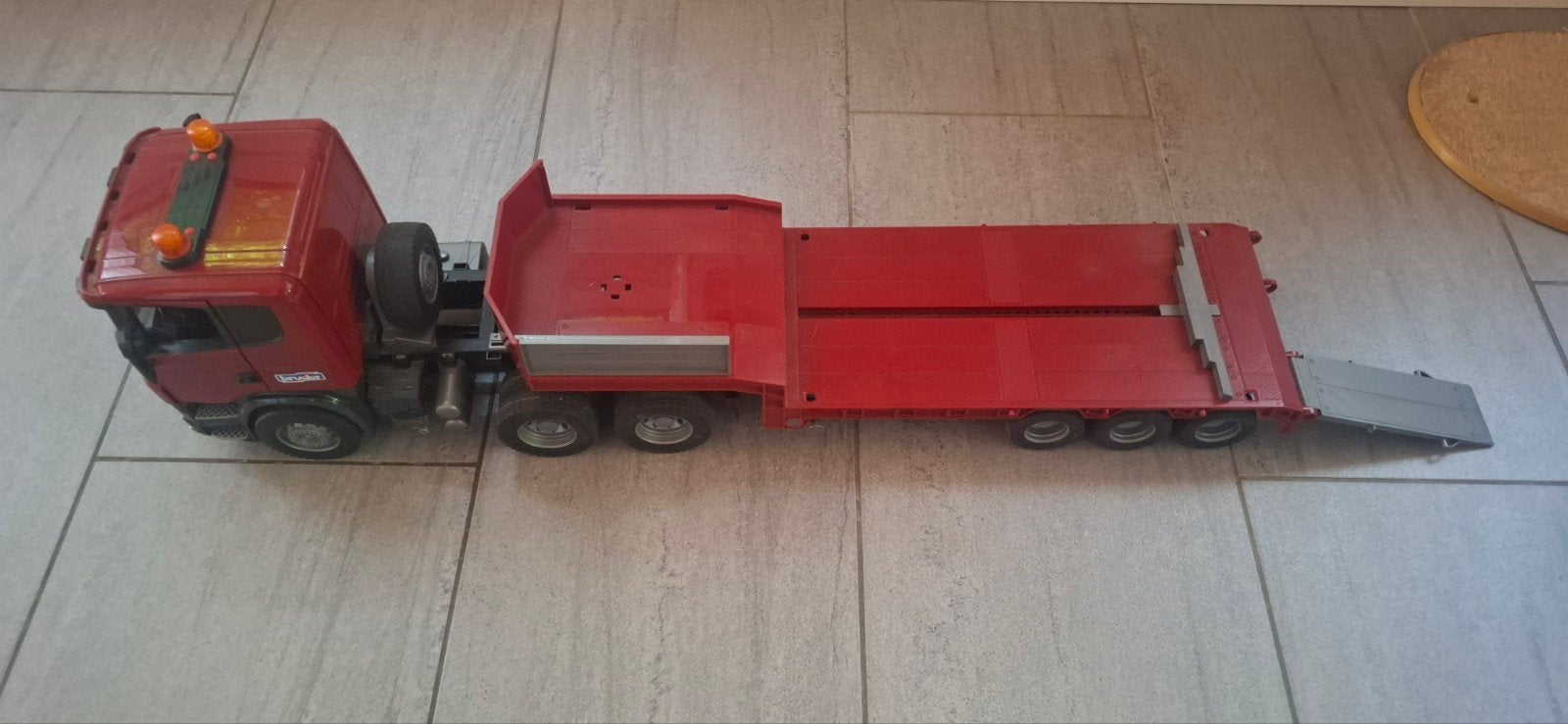 Bruder camion scania avec remorque surbaissée, Enlèvement
