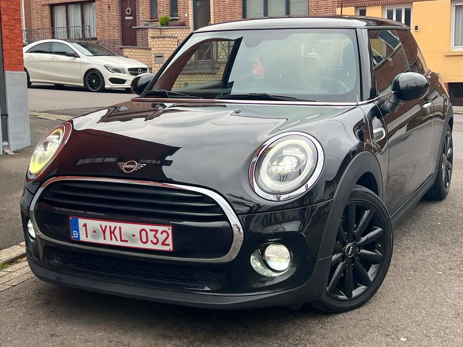 MINI COOPER 1.6D 2019 159Mkm Black Edition full options, Autos, Mini, Cuir et Alcantara, Achat, Euro 6, Boîte manuelle