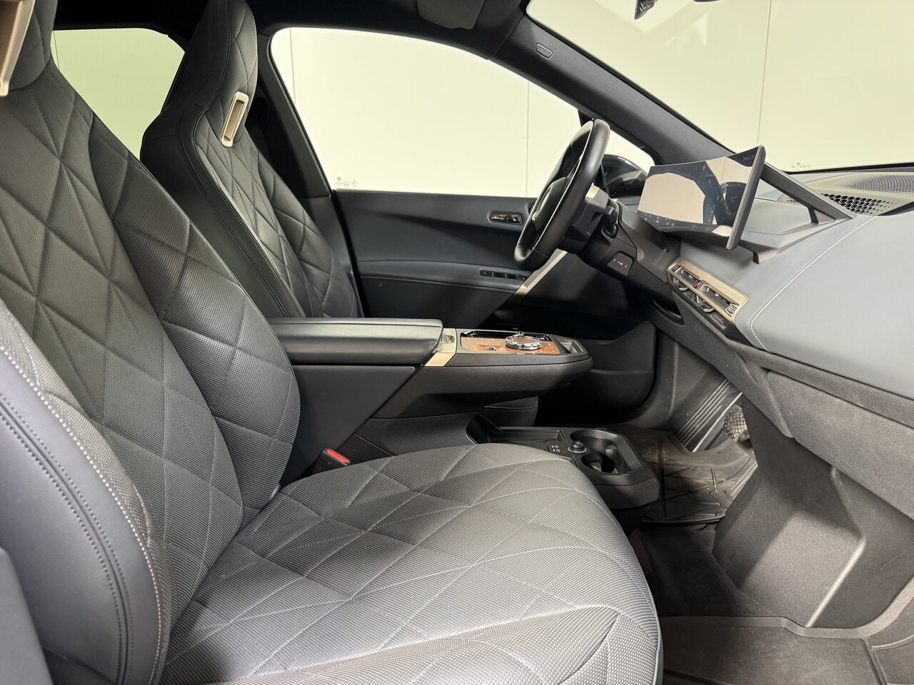 BMW IX 76.6 kwh xDrive50 - Pano - Harman/Kardon - SoH 94% -, Auto's, BMW, 388 kW, 0 kg, IX, Zwart