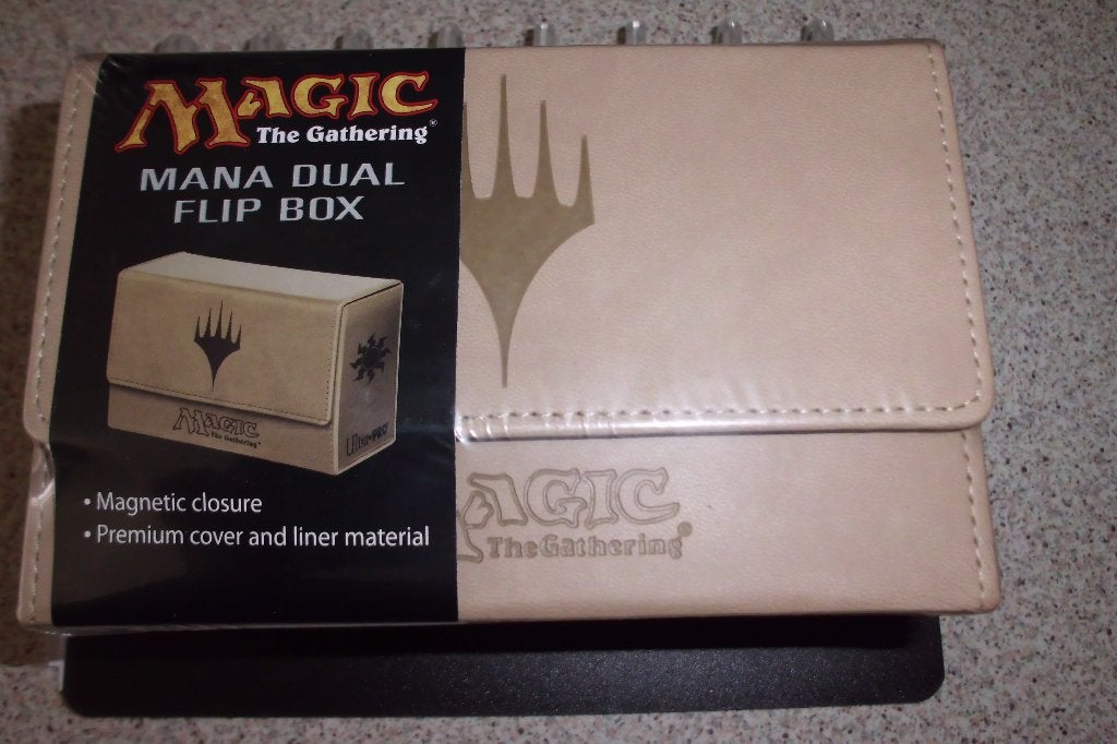 ultra pro MANA DUAL FLIP BOX - MTG - SEALED, Hobby en Vrije tijd, Ophalen of Verzenden