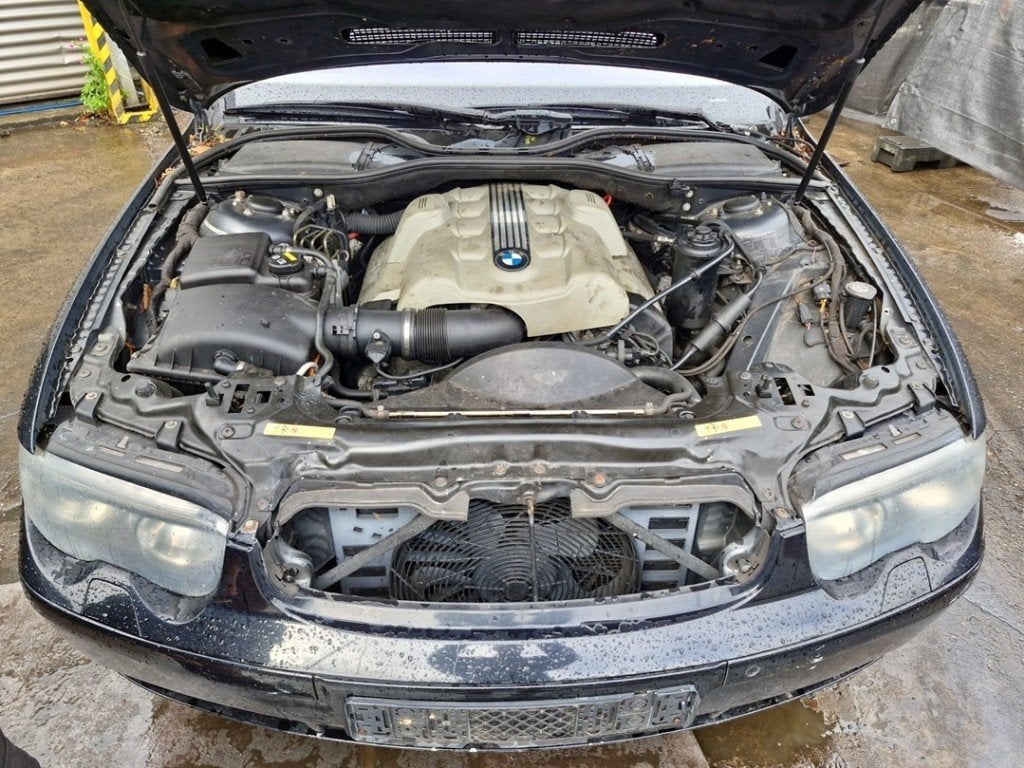 RADIATEUR EAU BMW 7 serie (E65 / E66 / E67) (|17117585440|), Utilisé, BMW, Petuelring 130
80809  München, DE, Bayerische Motoren Werke AG