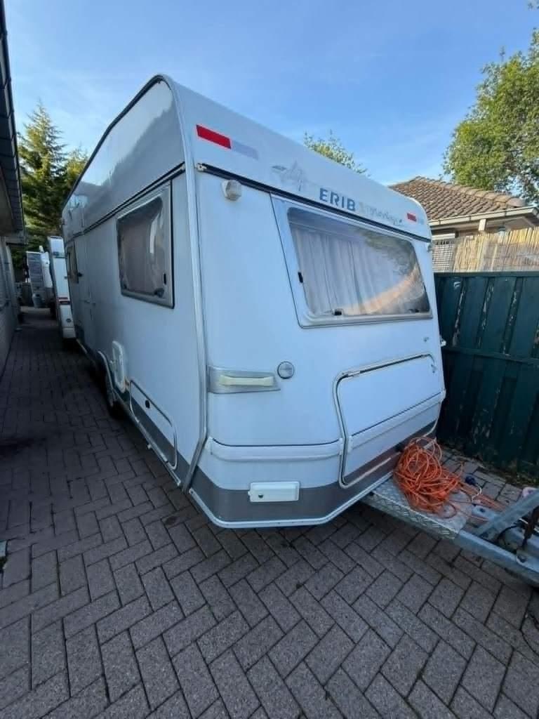hymer eriba moving 480, Caravans en Kamperen, Caravans, 2 aparte bedden, Rondzit, Schokbreker, Particulier
