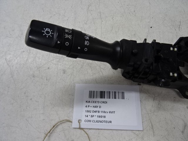 KNIPPERLICHTSCHAKELAAR Kia Cee'd (JDB5) (93410-1M631), Mevr. I. Hauben, Rue de l'Espoir 34 34
4030  GRIVEGNÉE, BE, Info@Collignon.be