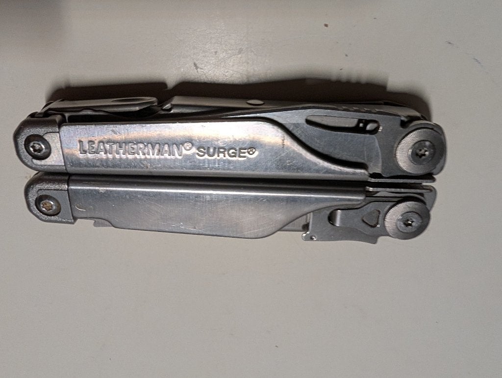 Outil multifonctions Leatherman Surge, Enlèvement ou Envoi, Comme neuf