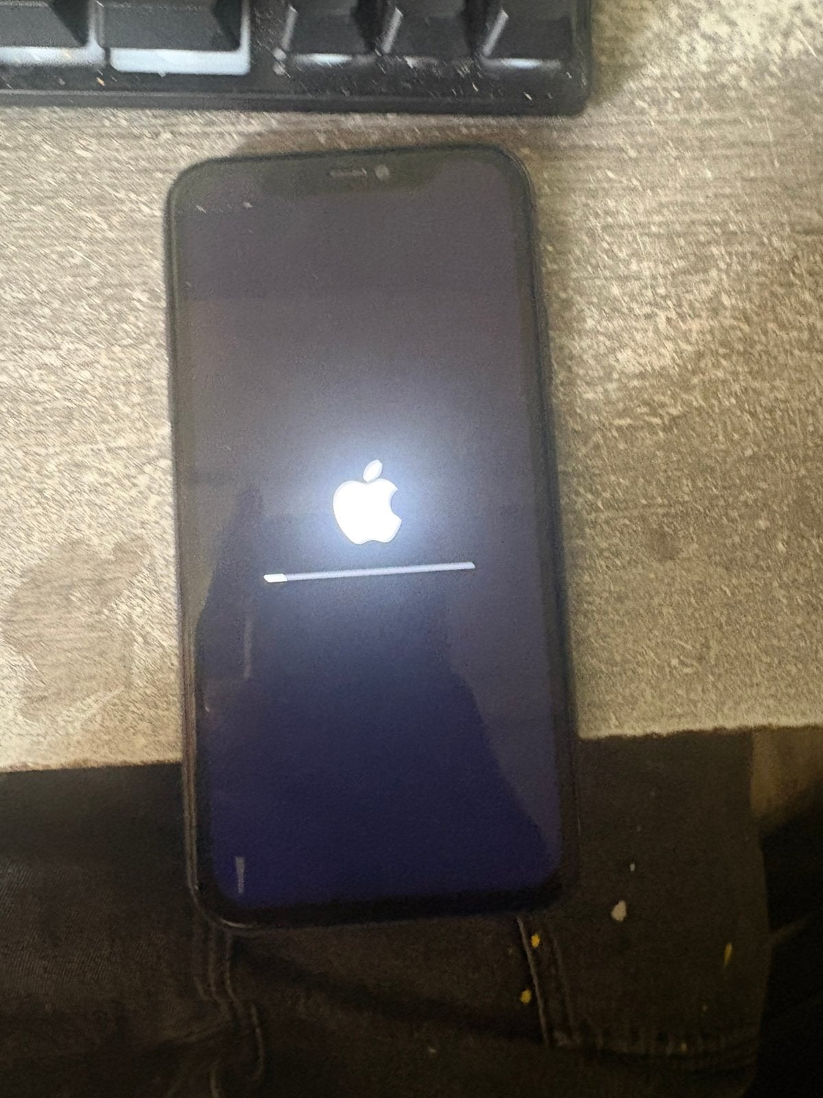 Iphone 11 (batterij beschadigd), Telecommunicatie, Ophalen, Gebruikt, IPhone 11, 64 GB