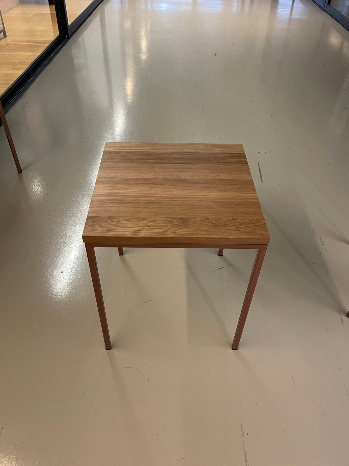 Bijzettafel hout/metaal, Huis en Inrichting, Tafels | Bijzettafels, Ophalen, Nieuw, Vierkant, Hout
