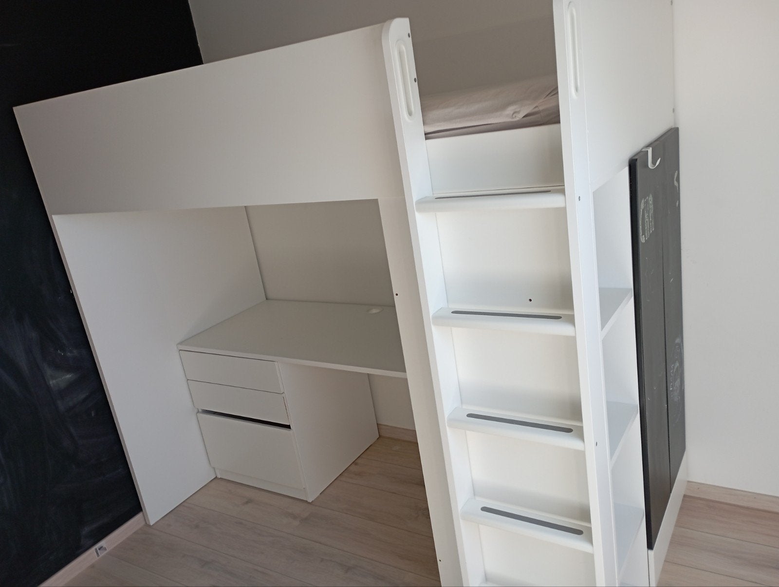 2 bedden. Gewoon en hoogslaper, Ophalen