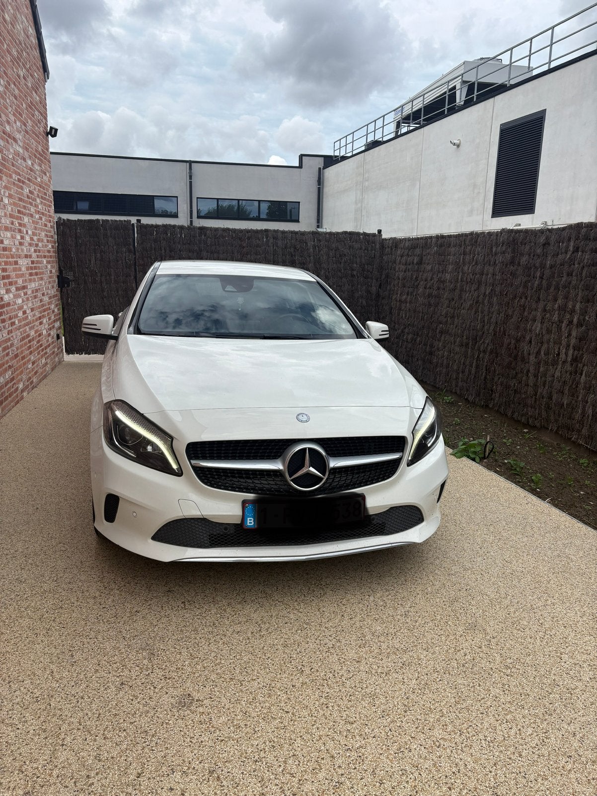 Mercedes-Benz A180, Automaat, Dealer onderhouden, Achterwielaandrijving, Zwart