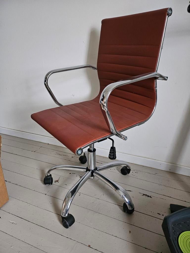 Bureaustoel, Ophalen, Bureaustoel