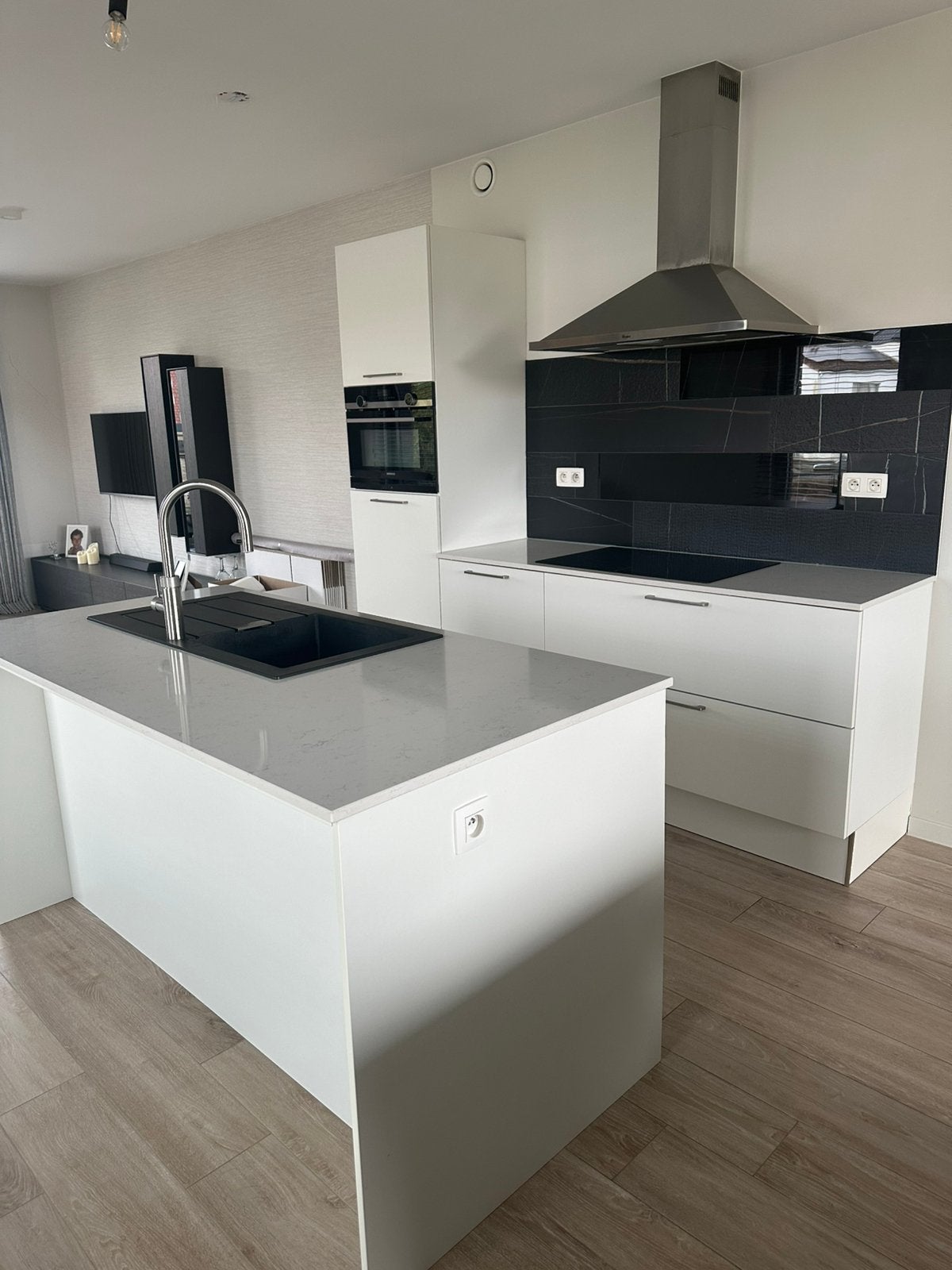 LUXE KEUKEN(2 jaar oud)+ GRANIET + 5 ELECTRO + GEDEMONTEERD, Huis en Inrichting, Ophalen, Zo goed als nieuw