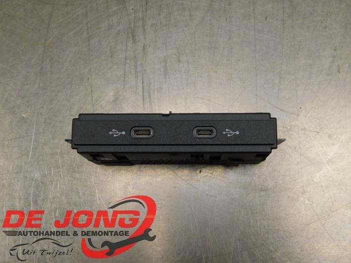 AUX/USB aansluiting van een Volkswagen Golf, Gebruikt, -, Volkswagen, -