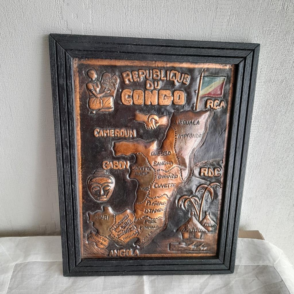 Republique du Congo.  vintage plaat gehamerd koper., Antiek en Kunst, Ophalen of Verzenden, Koper