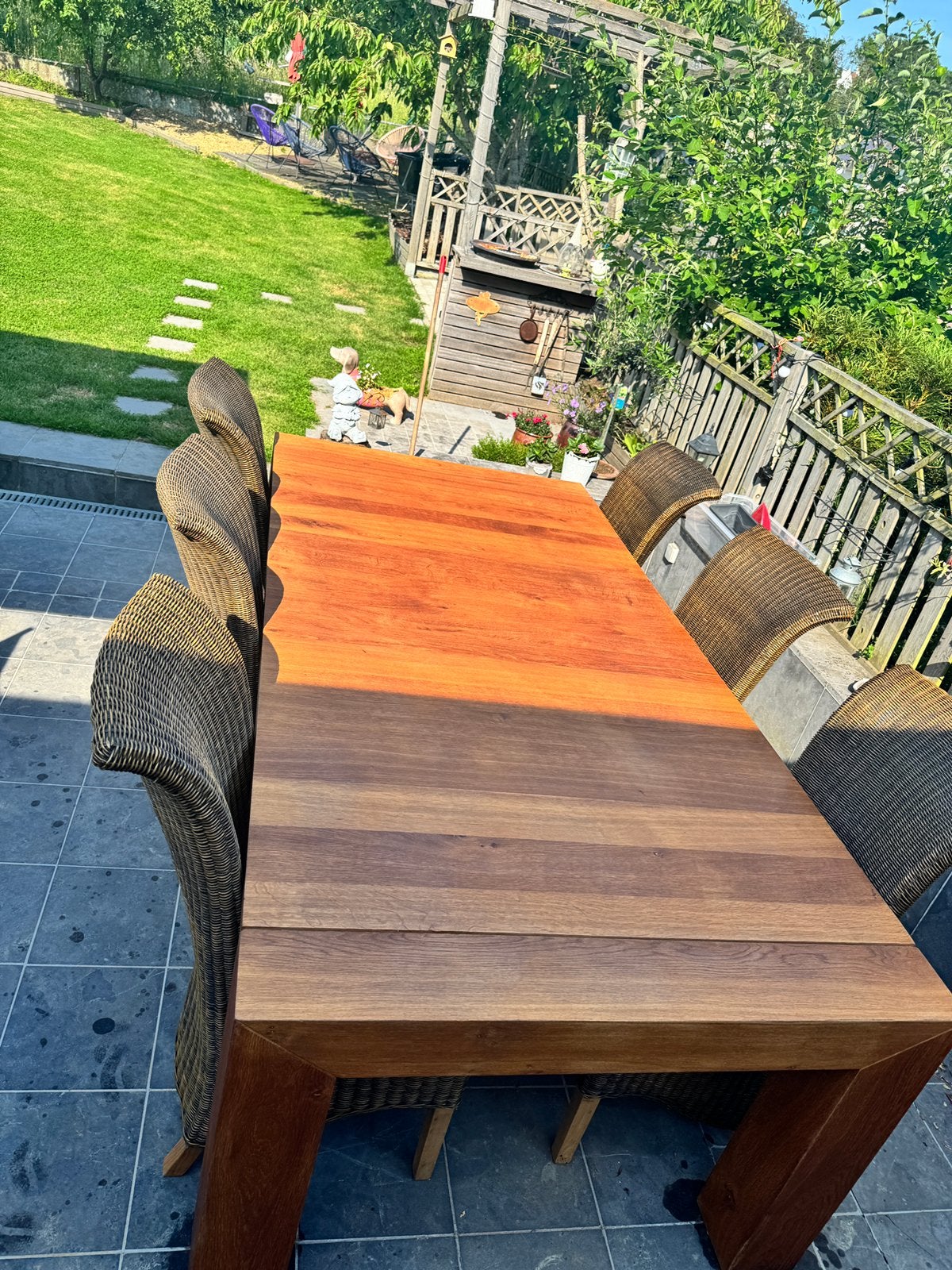 Massief houten tafel met 6 stoelen, Tuin en Terras, Ophalen, Gebruikt, 6 zitplaatsen, Bijzettafel