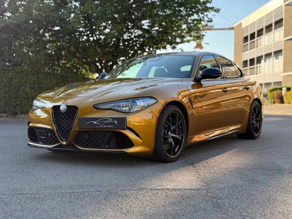 Alfa Romeo Giulia 2.9T V6 Quadrifoglio 9000km - GIALLO OCRA, Automaat, Achterwielaandrijving, 375 kW, Overige kleuren