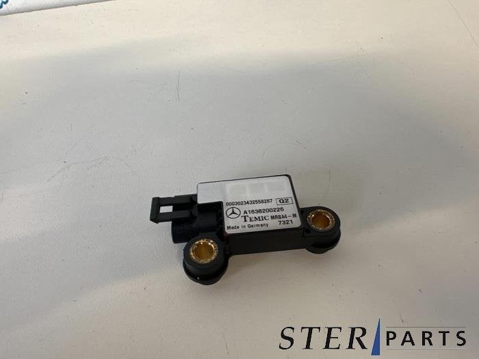 Airbag Sensor van een Mercedes ML-Klasse, Gebruikt, -, Ophalen of Verzenden, -