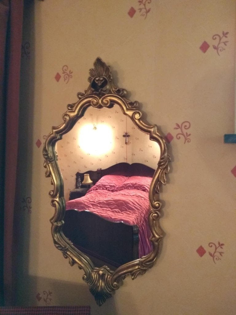 ANCIEN MIROIR, Enlèvement