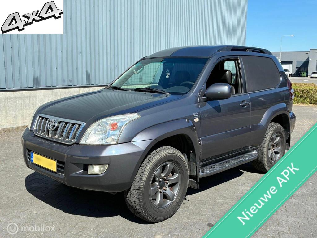 Toyota Land Cruiser 3.0 D-4D Blind Van 4 WD AIRCO, Auto's, 127 kW, Gebruikt, Zwart, Cruise Control