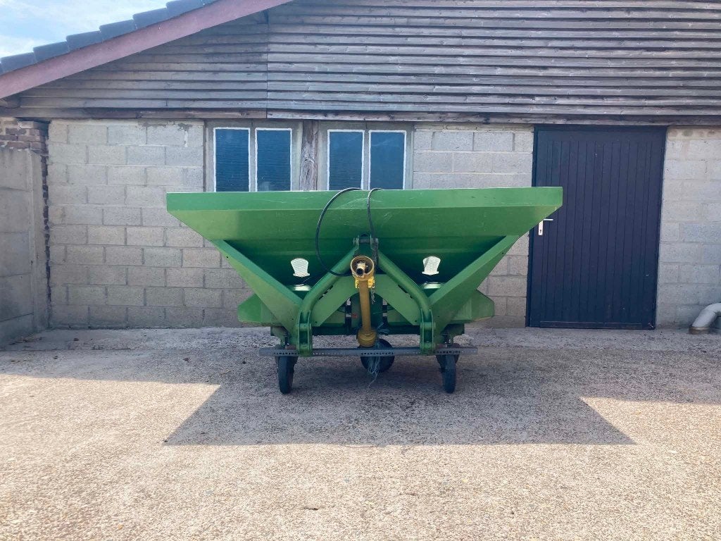 Epandeur d'engrais centrifuge Amazone ZA-U 1001, Articles professionnels, Agriculture | Outils, Enlèvement, Cultures, Protection des cultures et Fertilisation