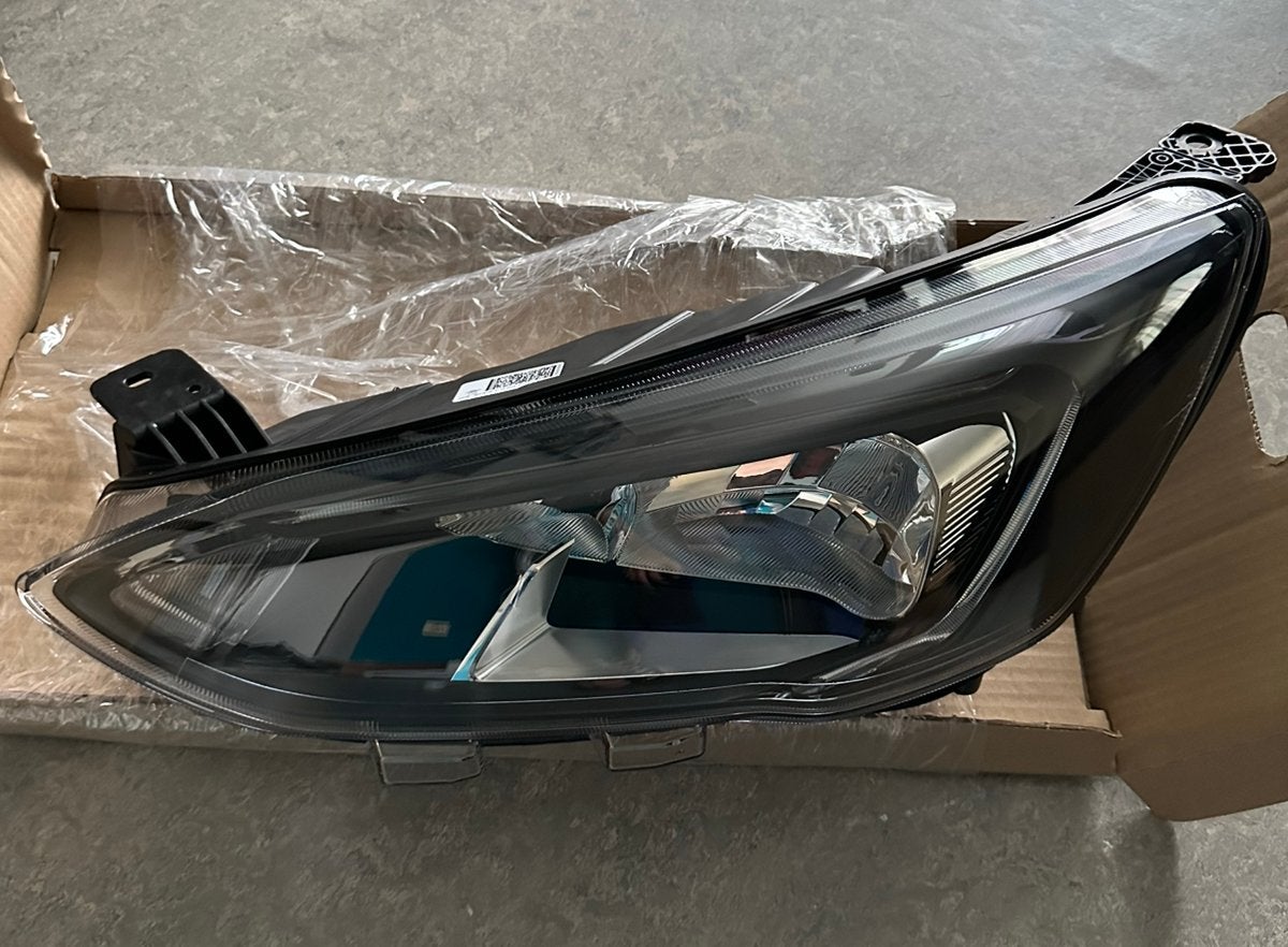 Phare avant gauche à LED Ford Focus MK4 (NEUF) - 2546960, Enlèvement ou Envoi, Neuf, Ford