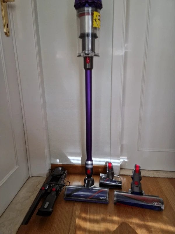 Dyson Cyclone V10 Absolute Pro, Electroménager, Enlèvement ou Envoi, Réservoir, Aspirateur balai, Comme neuf