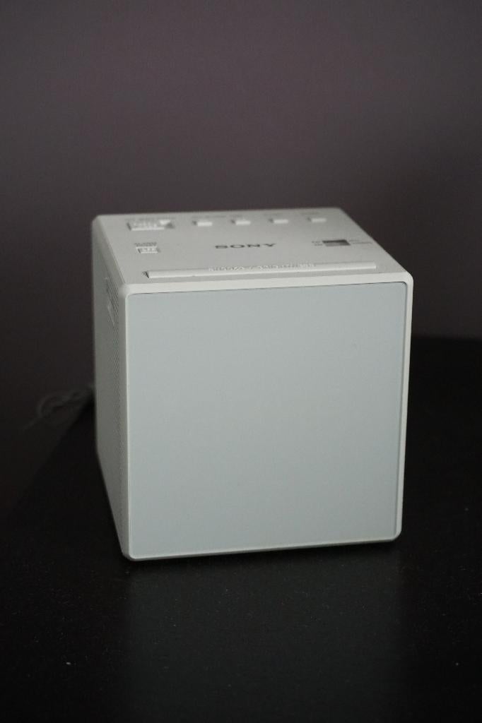 Wekker - Radio - NIEUW, Elektronische apparatuur, Wekkers, Ophalen