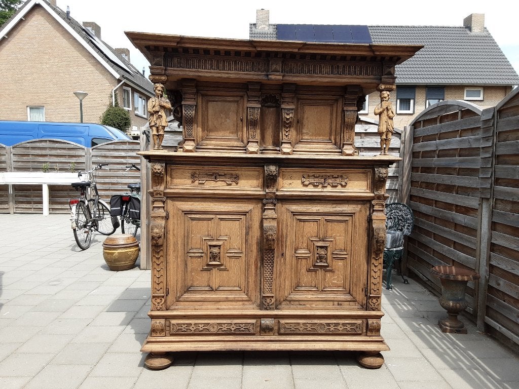 Antieke Eikenhouten 4 deurs kast, Antiek en Kunst, Ophalen