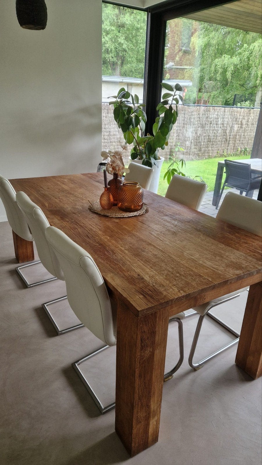 Massieve teakhouten eettafel + 6 witte kunstlederen stoelen, Huis en Inrichting, Tafels | Eettafels, Ophalen, Teakhout