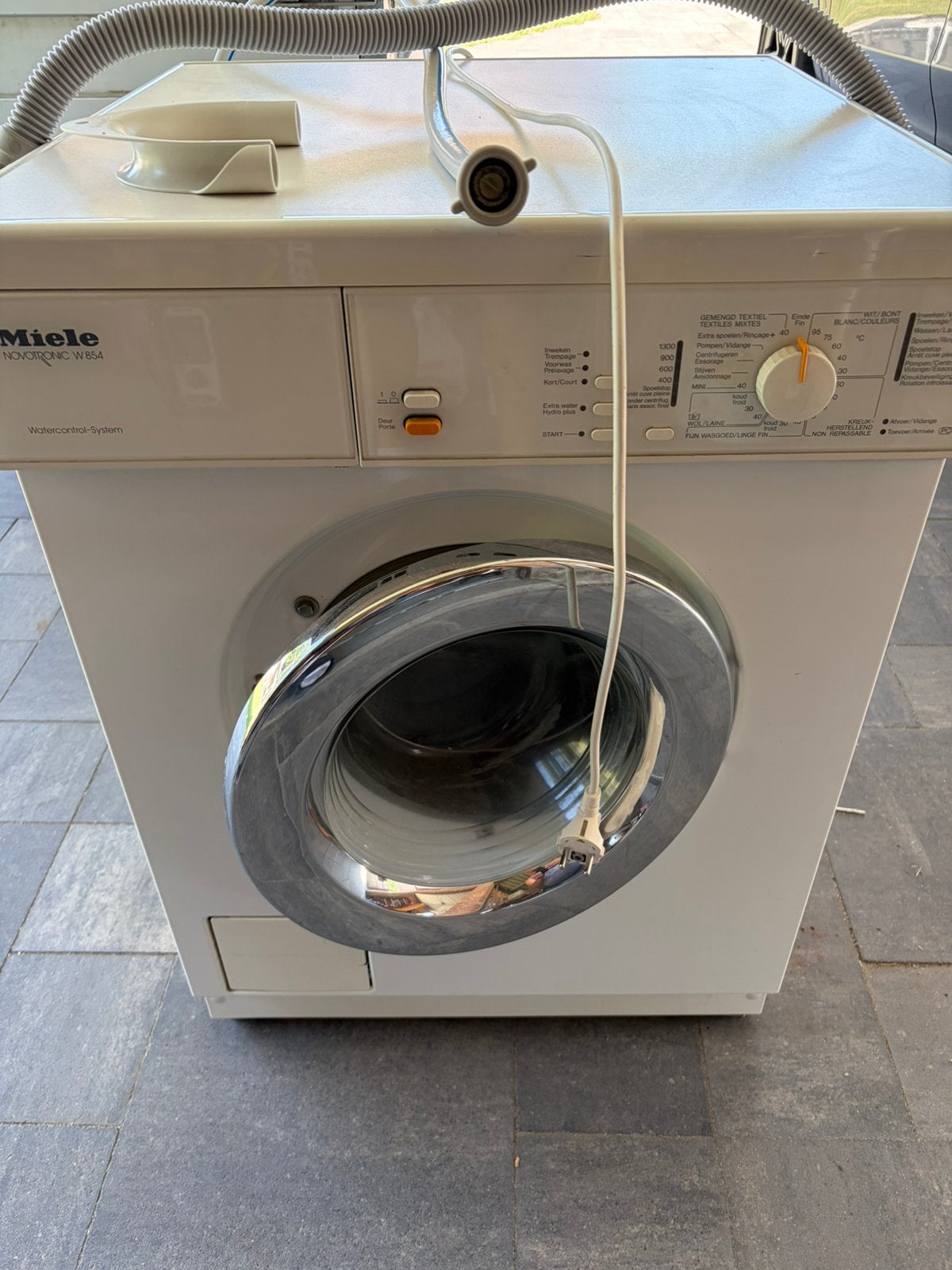 Miele, Ophalen, 6 tot 8 kg, Gebruikt, Minder dan 85 cm
