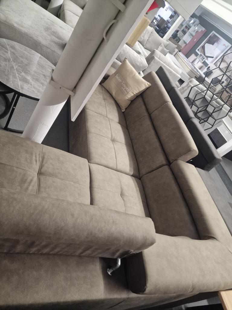 Hoeksalon 1199 €, Ophalen