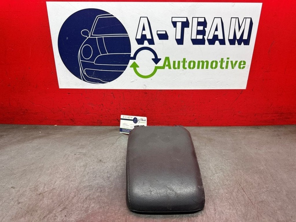 ACCOUDOIR CENTRAL Volkswagen Golf V (1K1) (02-2001/12-2010), Utilisé, Volkswagen