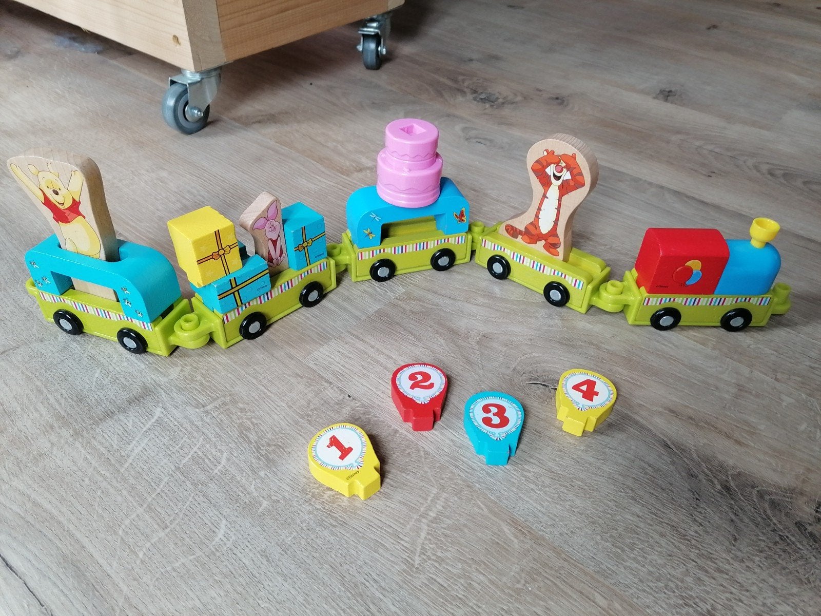 Petit train en bois modulable Winnie l'ourson, Enlèvement, Utilisé, Jouet à Pousser ou Tirer