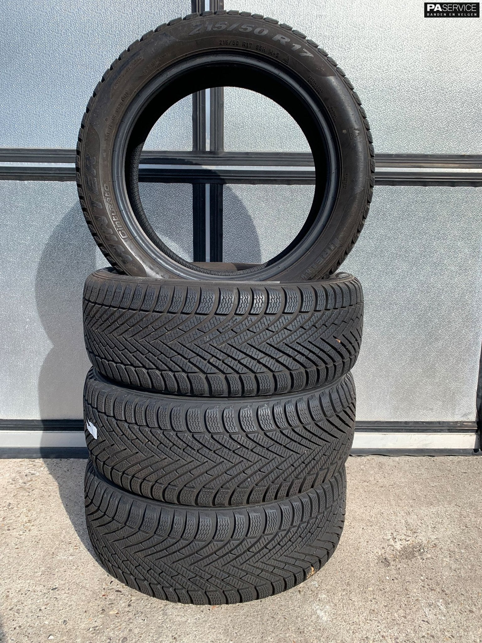 4x Pirelli 215 50 17 winterbanden met 7.8 mm en 7 mm, Autos : Pièces & Accessoires, Pneus et Jantes, -, Utilisé, -