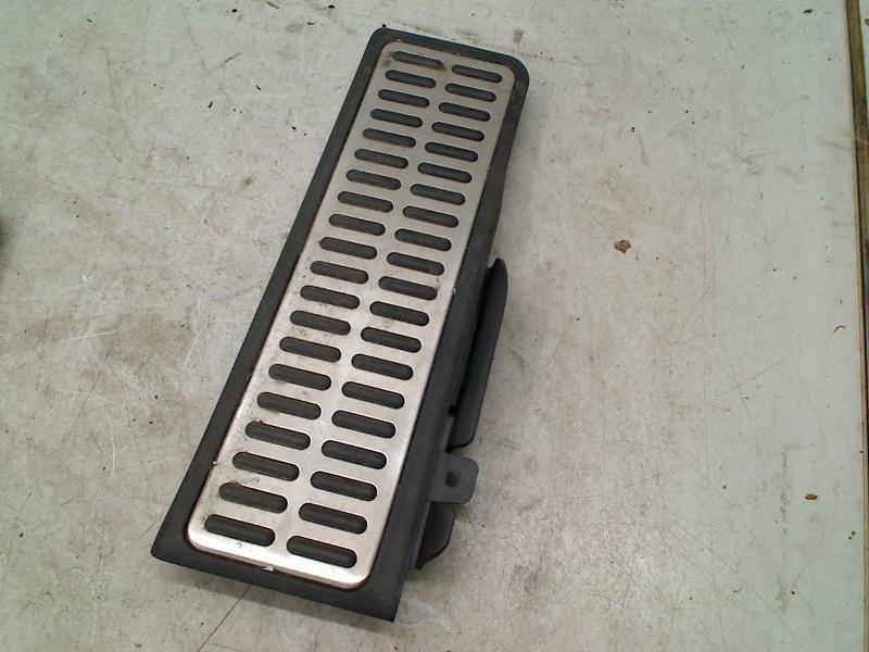 VOETSTEUN LINKS VOOR GTI Golf VI (5K1) (1K0723131), Gebruikt, De Bloemendaal 21 21
5221 EB  'S HERTOGENBOSCH, NL, Info@123Parts.nl