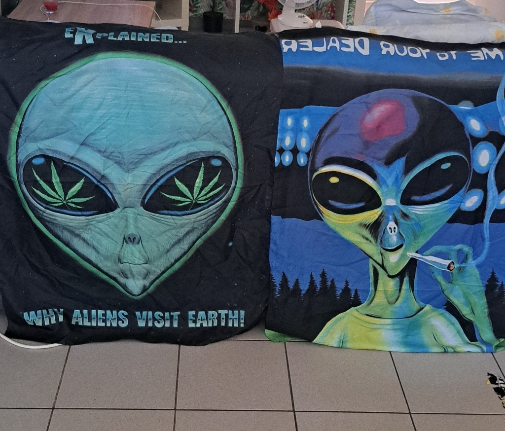 Alien vlaggen, Ophalen, Gebruikt