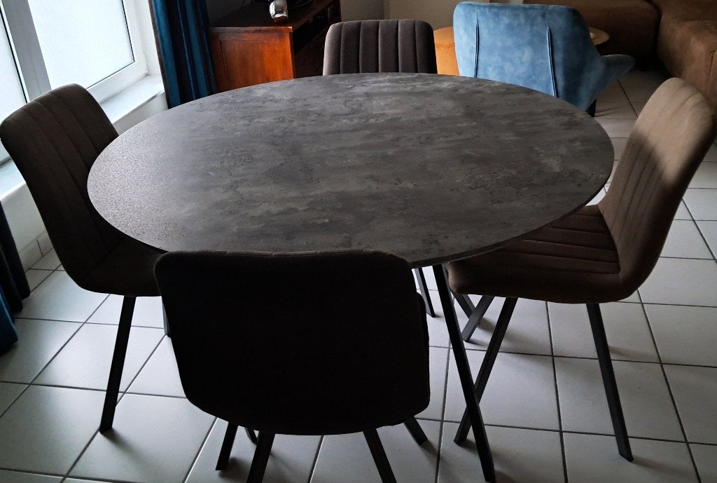 Ronde tafel betonlook met stoelen, Ophalen