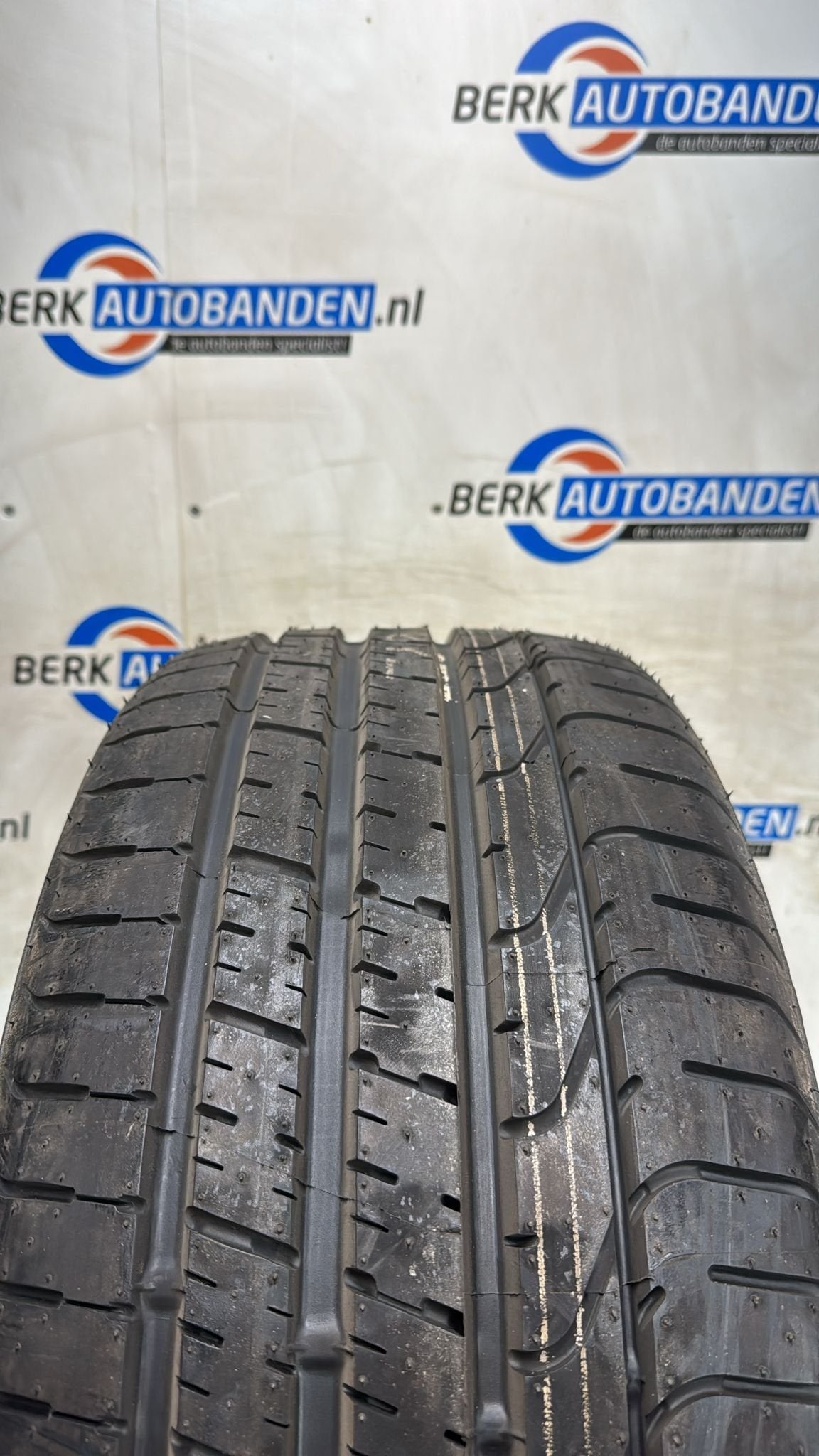 2x Pirelli P-Zero * XL (RFT) (NIEUW) 245/30 R19 89Y 245/30/1, Autos : Pièces & Accessoires, Pneus & Jantes, Neuf, 245 mm, Véhicule de tourisme