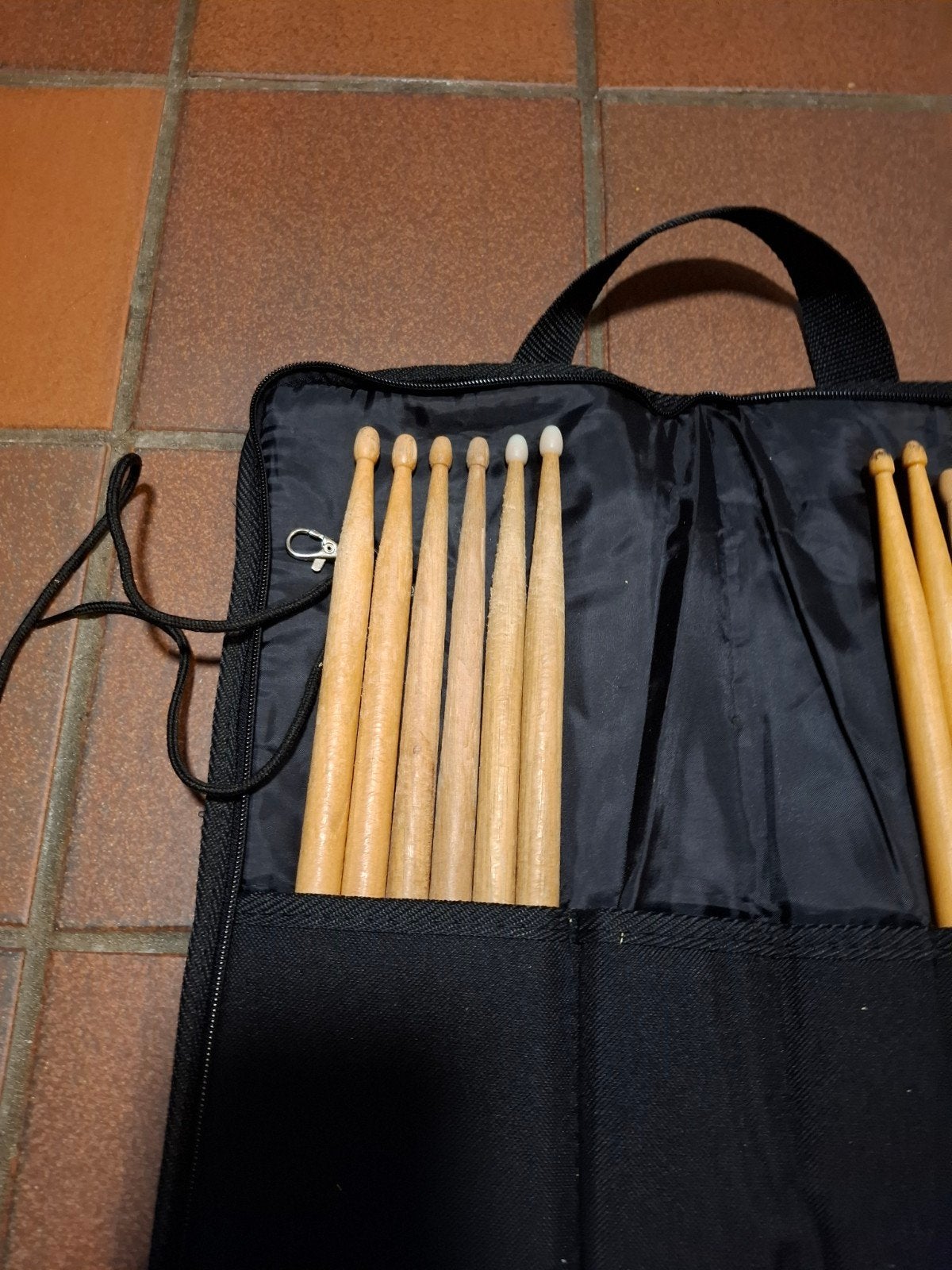 gevulde stokkentas met 6 paar drumstokken voor uw drumstel, Muziek en Instrumenten, Instrumenten | Toebehoren, Ophalen of Verzenden