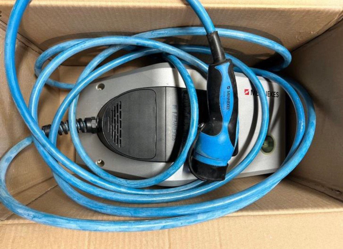 Laadpaal AMTRON Xtra E 7,4 C2, Enlèvement, Utilisé, Borne de recharge et Câble de charge