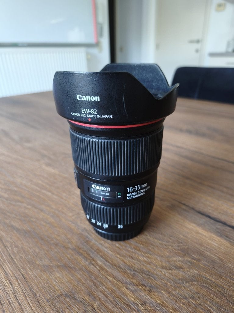 Canon lens EF 16-35mm 1:4L IS USM, Canon, Comme neuf, Enlèvement, Pare-soleil