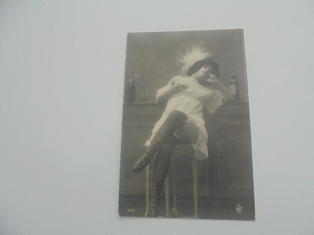 une femme, Envoi, 1920 à 1940, Non affranchie, Autres thèmes