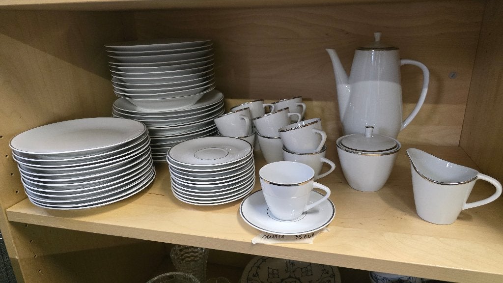 Porseleinen servies uit de '70, zilveren randje, Huis en Inrichting, Ophalen, Gebruikt, Overige merken, Vintage