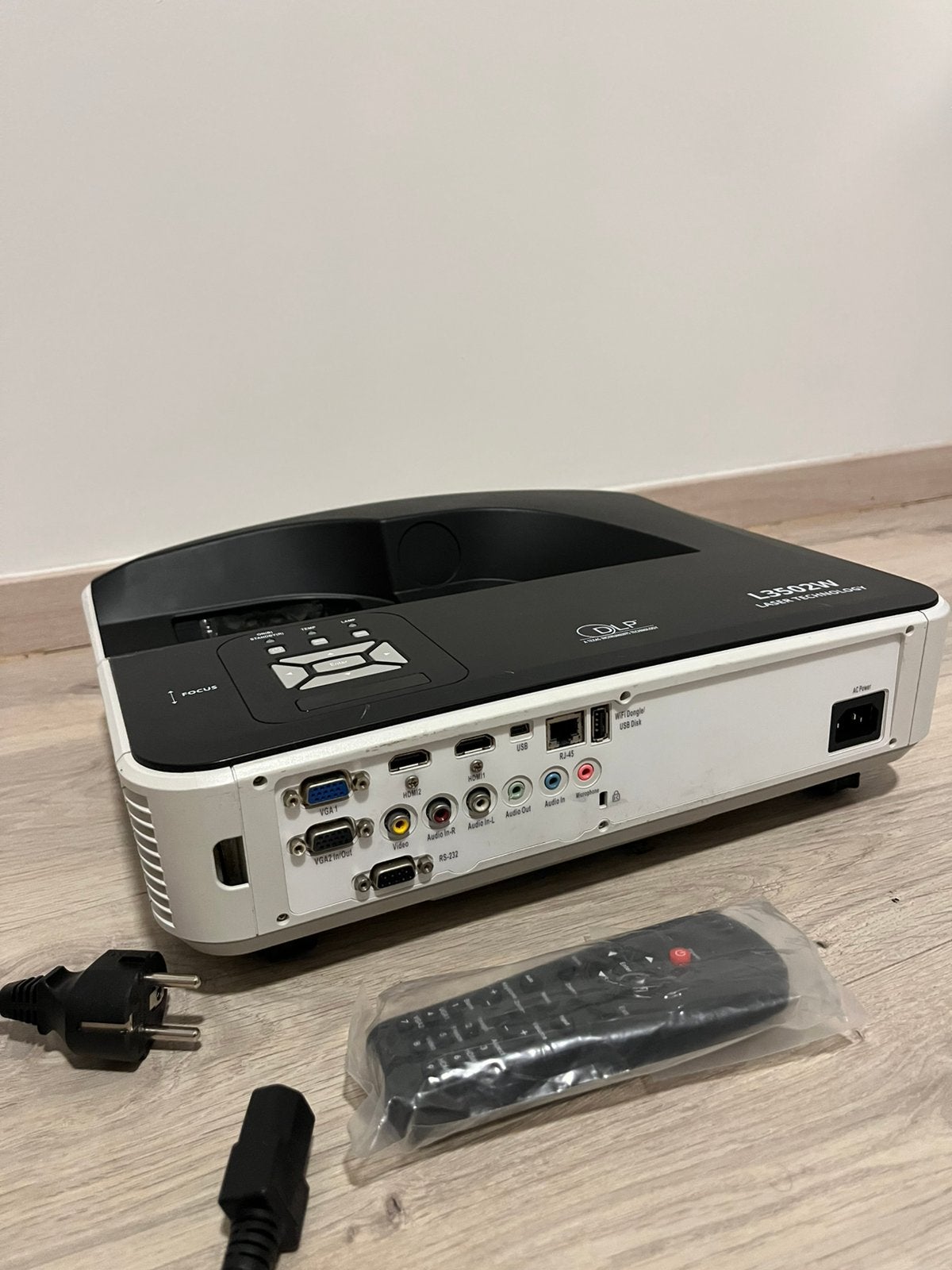 DLP L3502W laserprojector, Audio, Tv en Foto, Ophalen of Verzenden, Zo goed als nieuw, DLP