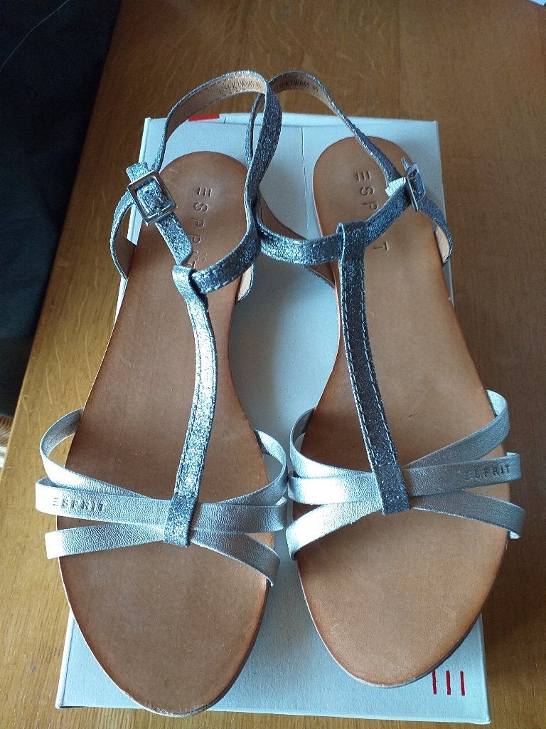 Nouvelles sandales Esprit. Pointure 40, Vêtements | Femmes, Chaussures, Neuf, Gris, Enlèvement ou Envoi, Esprit