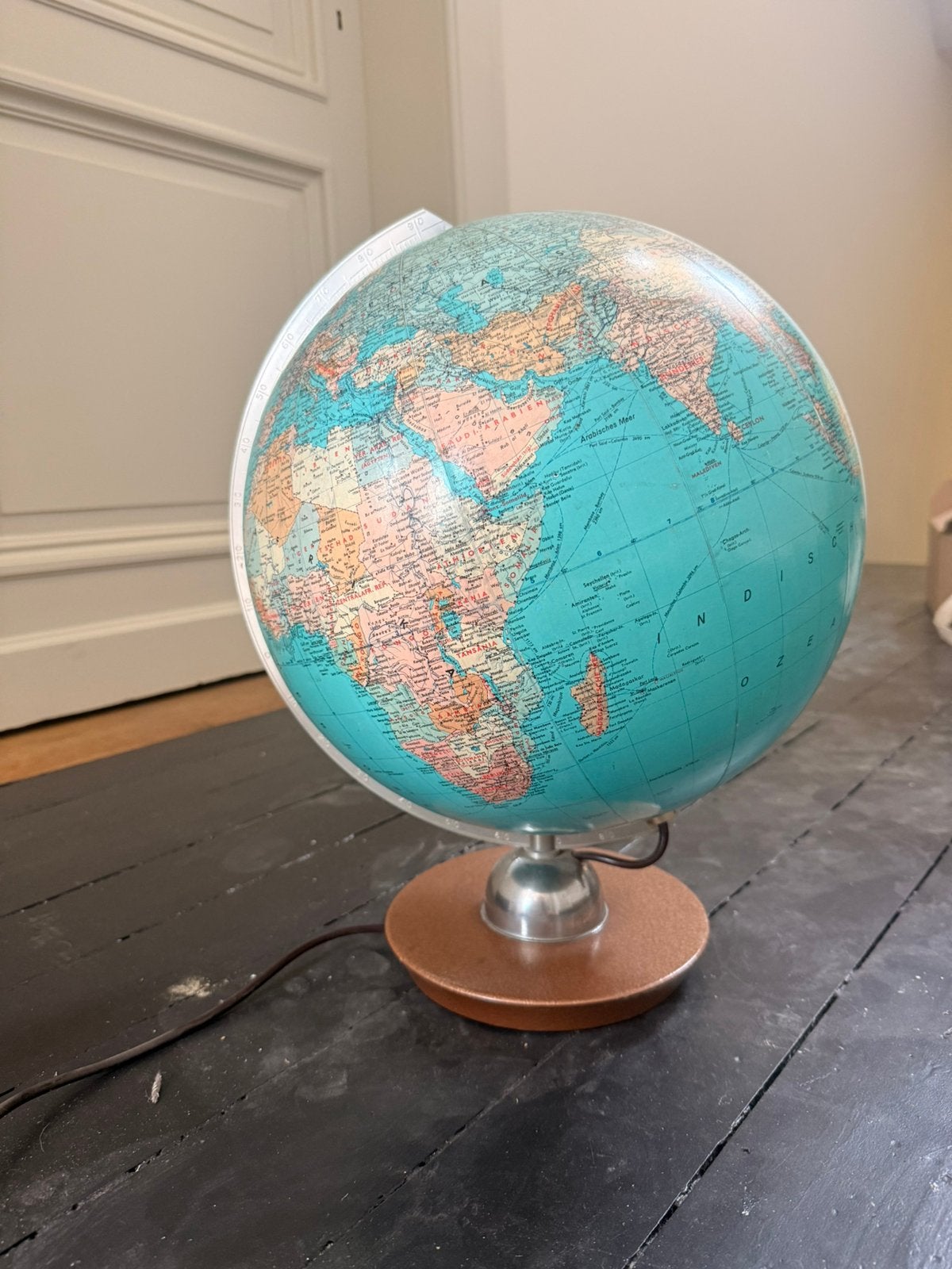 Vintage verlichte wereldbol jaren ’60/’70 — met schakelaar, Maison & Meubles, Accessoires pour la Maison | Globes, Comme neuf