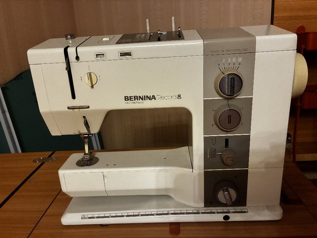 BERNINA RECORD 930 Electronic, Enlèvement, Comme neuf, Machine à coudre, Bernina