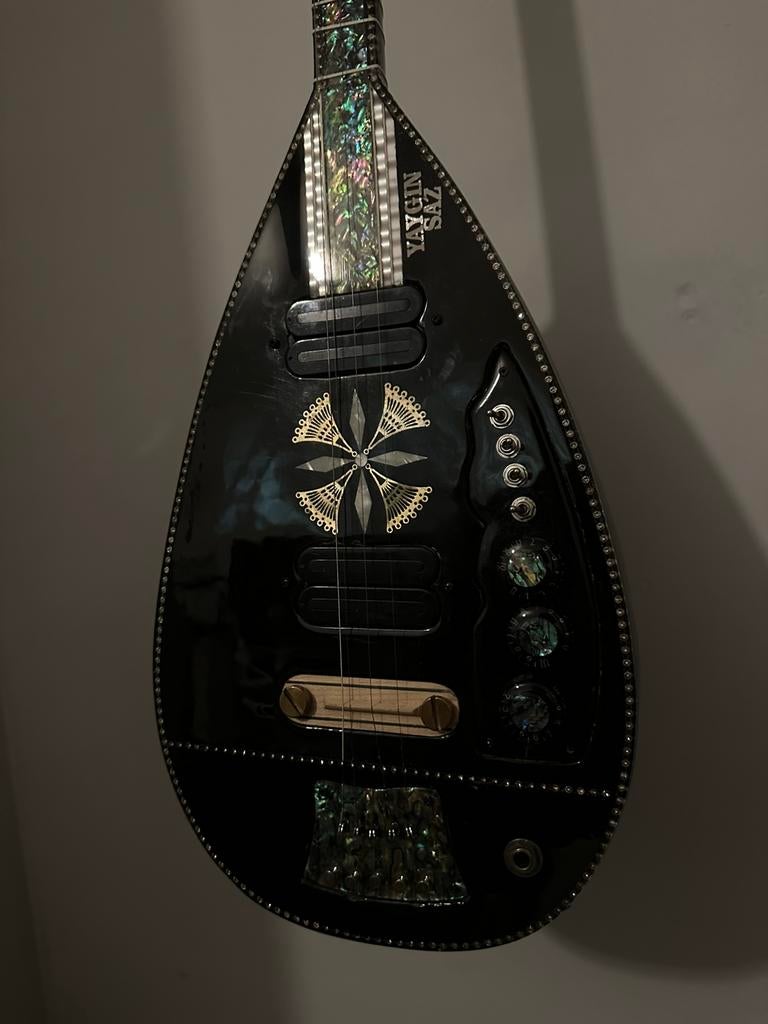 Elektro saz baglama Yaygin saz, Ophalen, Zo goed als nieuw