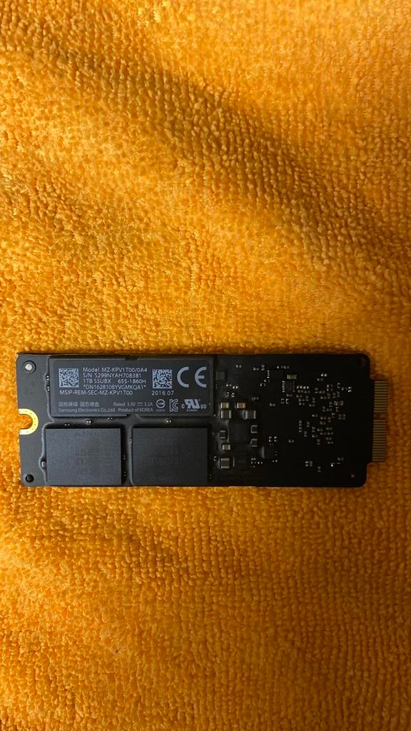 Apple ssd 1 Tb macbook pro, Computers en Software, Ophalen of Verzenden, Zo goed als nieuw, SSD