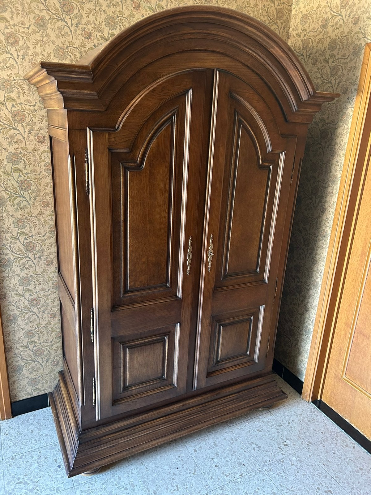 Mooie donker houten vestiaire kast, Ophalen