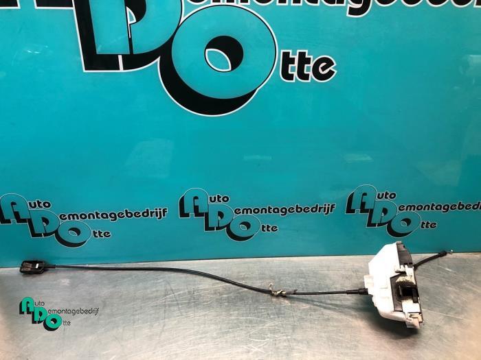Serrure portière mécanique 2portes droite d'un Renault Twi, Renault, -, 3 mois de garantie, Utilisé
